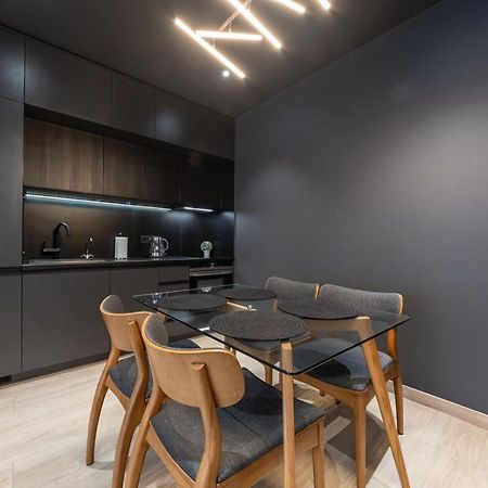 Royal Tower Residence Big Vip Apartment In Center Floor 27 Kiev Bagian luar foto