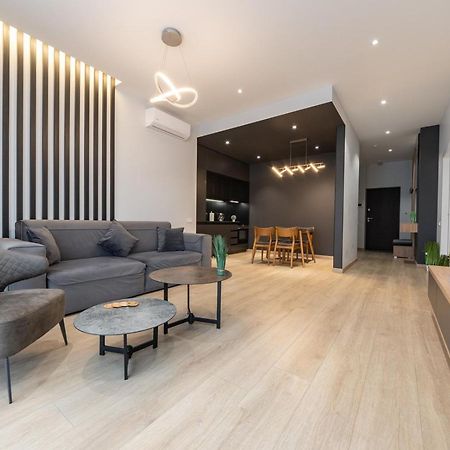 Royal Tower Residence Big Vip Apartment In Center Floor 27 Kiev Bagian luar foto
