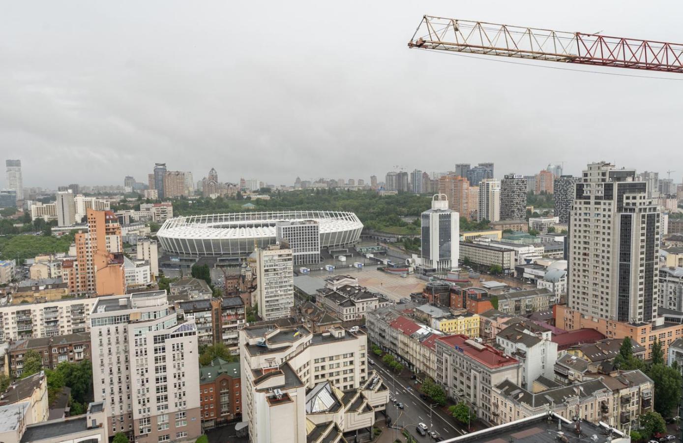 Royal Tower Residence Big Vip Apartment In Center Floor 27 Kiev Bagian luar foto