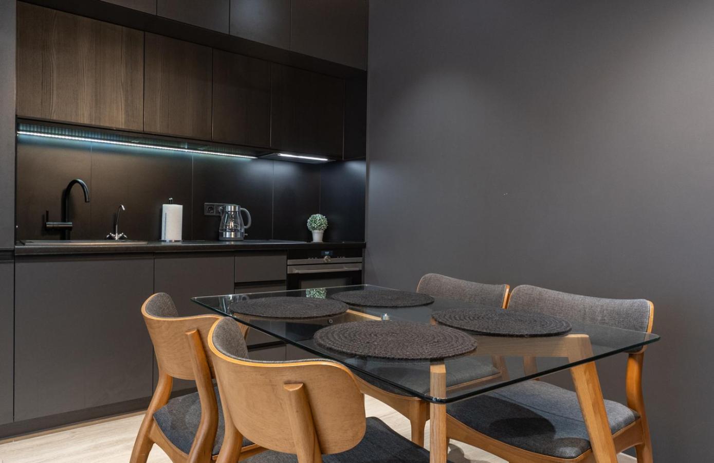 Royal Tower Residence Big Vip Apartment In Center Floor 27 Kiev Bagian luar foto