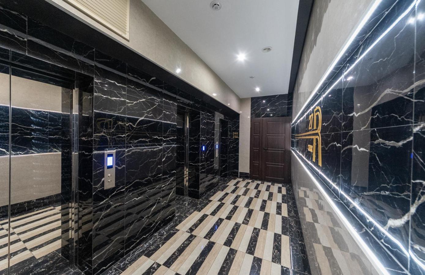 Royal Tower Residence Big Vip Apartment In Center Floor 27 Kiev Bagian luar foto