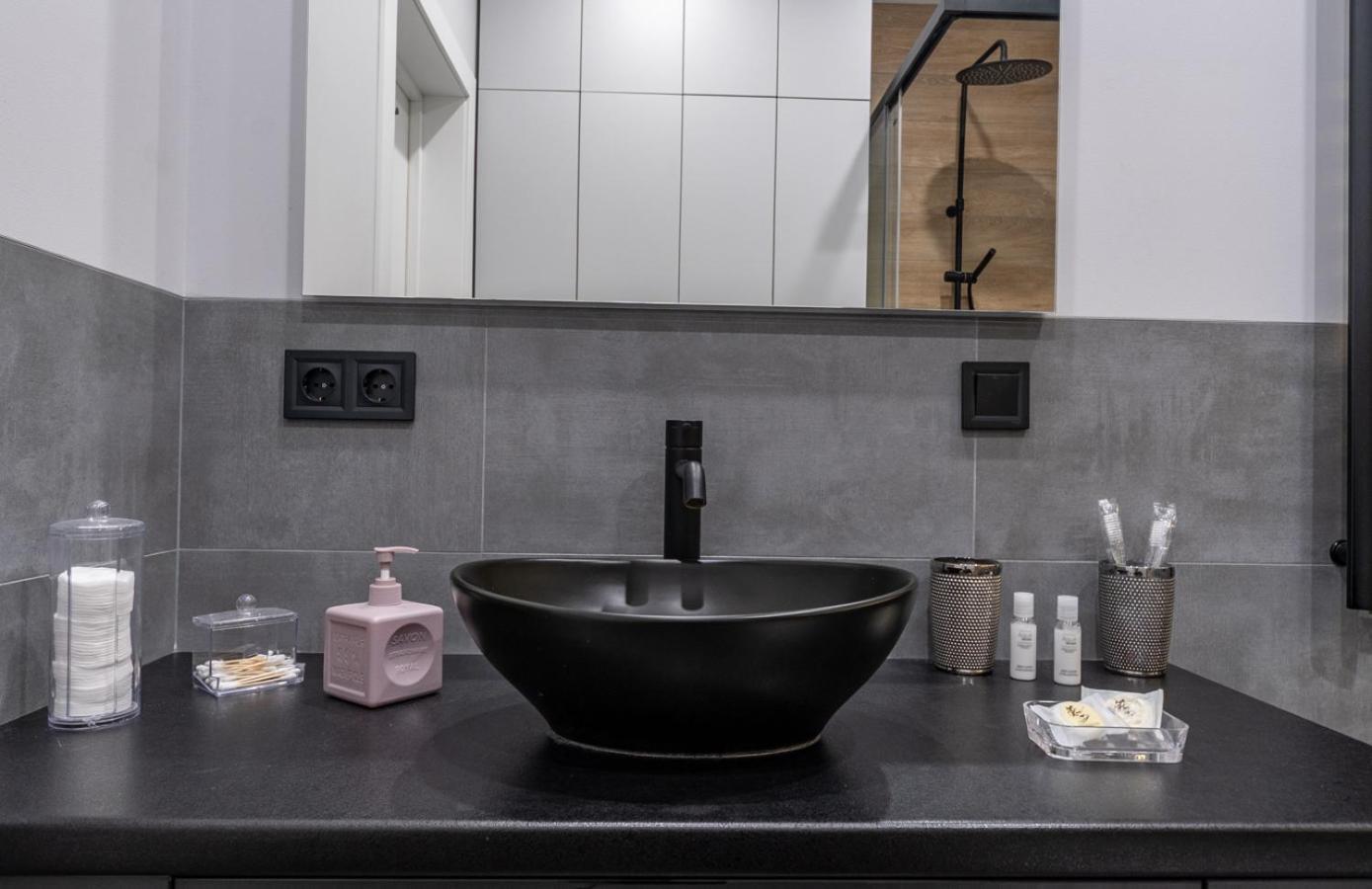 Royal Tower Residence Big Vip Apartment In Center Floor 27 Kiev Bagian luar foto