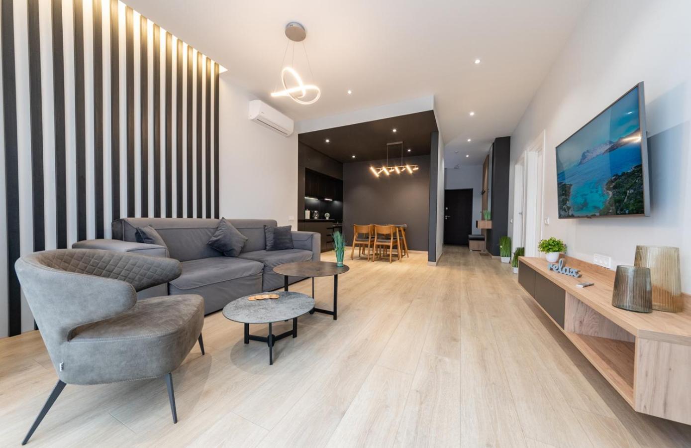 Royal Tower Residence Big Vip Apartment In Center Floor 27 Kiev Bagian luar foto