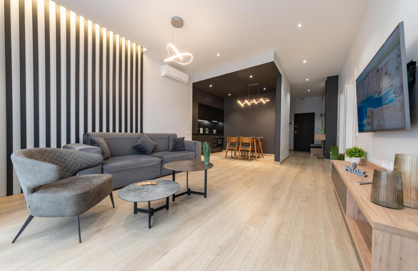 Royal Tower Residence Big Vip Apartment In Center Floor 27 Kiev Bagian luar foto