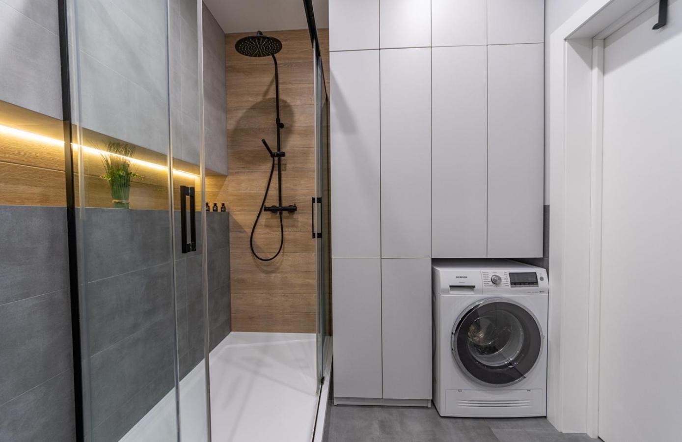 Royal Tower Residence Big Vip Apartment In Center Floor 27 Kiev Bagian luar foto