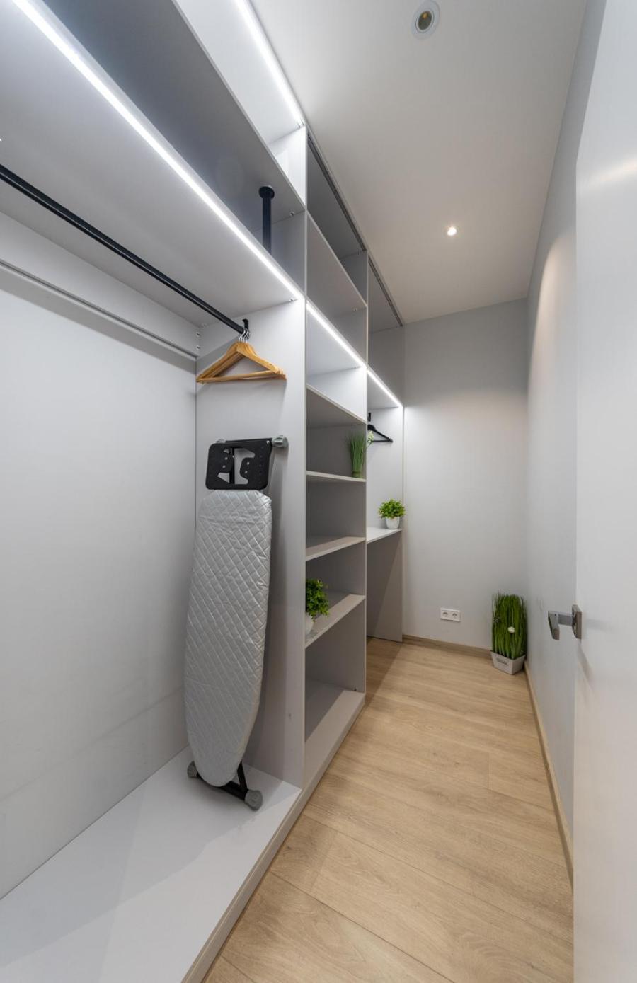 Royal Tower Residence Big Vip Apartment In Center Floor 27 Kiev Bagian luar foto