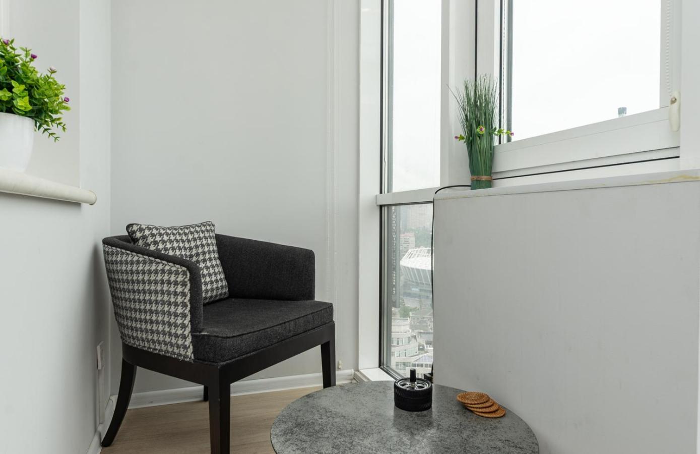 Royal Tower Residence Big Vip Apartment In Center Floor 27 Kiev Bagian luar foto