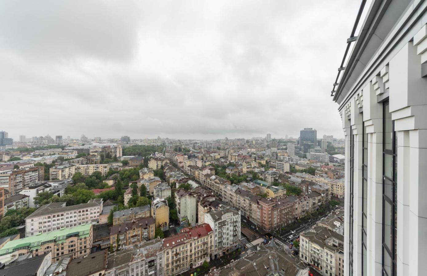 Royal Tower Residence Big Vip Apartment In Center Floor 27 Kiev Bagian luar foto