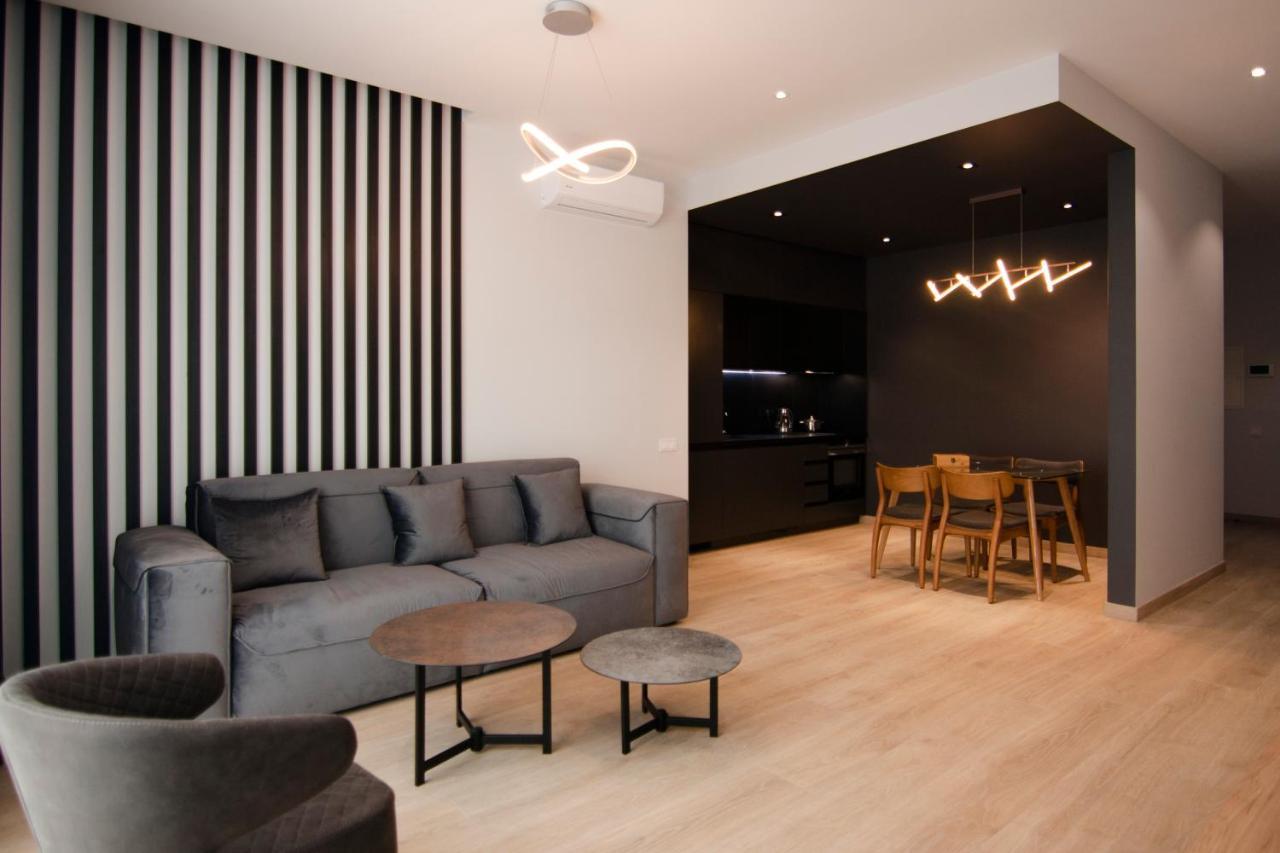 Royal Tower Residence Big Vip Apartment In Center Floor 27 Kiev Bagian luar foto