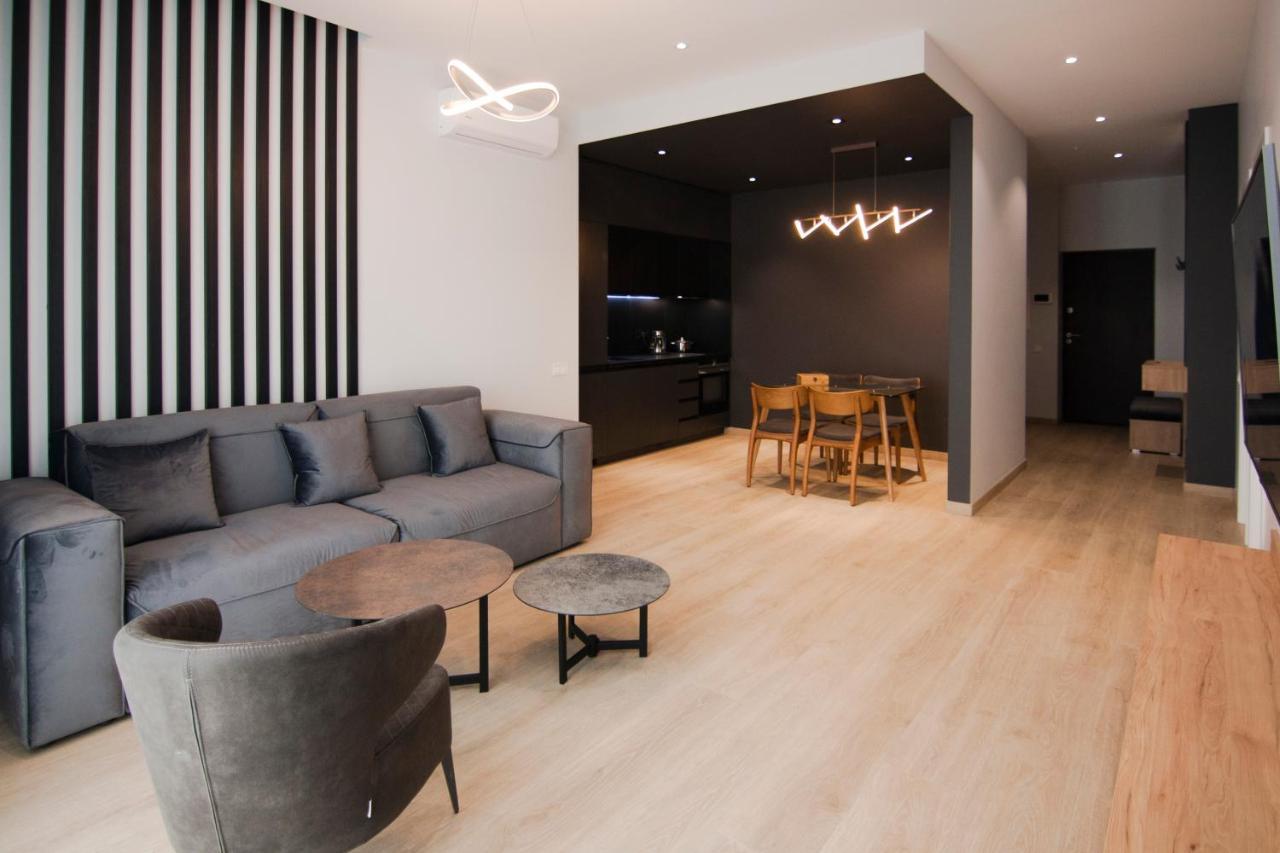 Royal Tower Residence Big Vip Apartment In Center Floor 27 Kiev Bagian luar foto