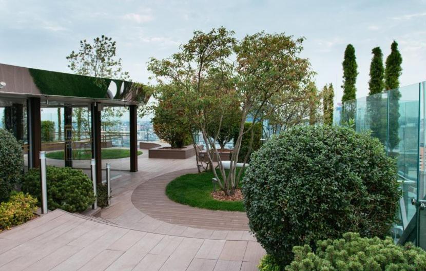 Royal Tower Residence Big Vip Apartment In Center Floor 27 Kiev Bagian luar foto