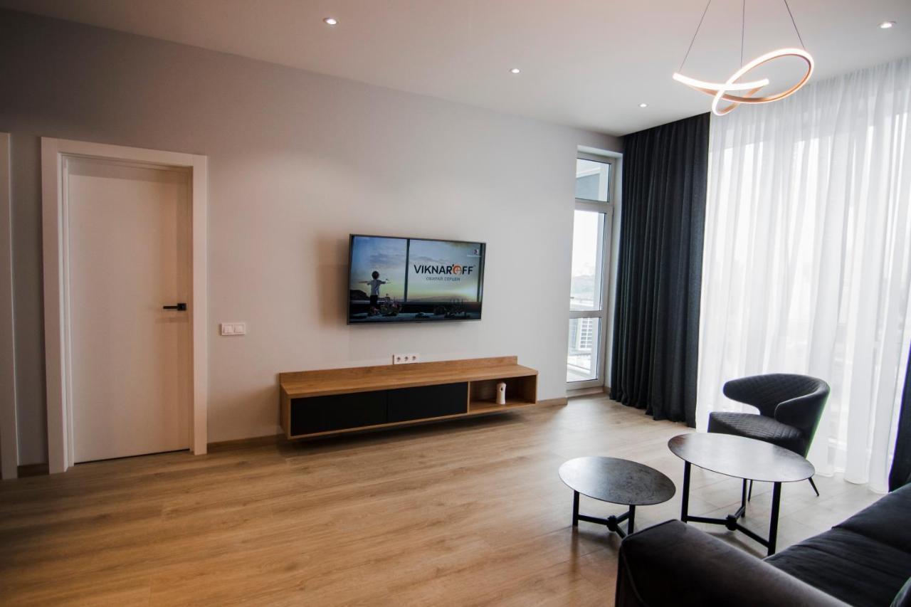 Royal Tower Residence Big Vip Apartment In Center Floor 27 Kiev Bagian luar foto