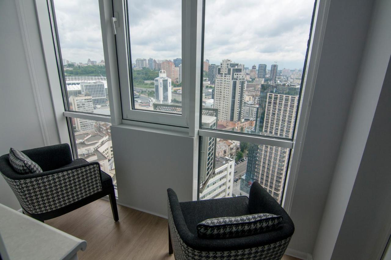 Royal Tower Residence Big Vip Apartment In Center Floor 27 Kiev Bagian luar foto
